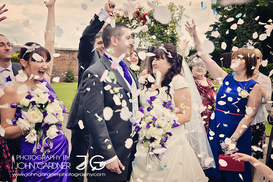 wedding photographer Rogerthorpe Manor